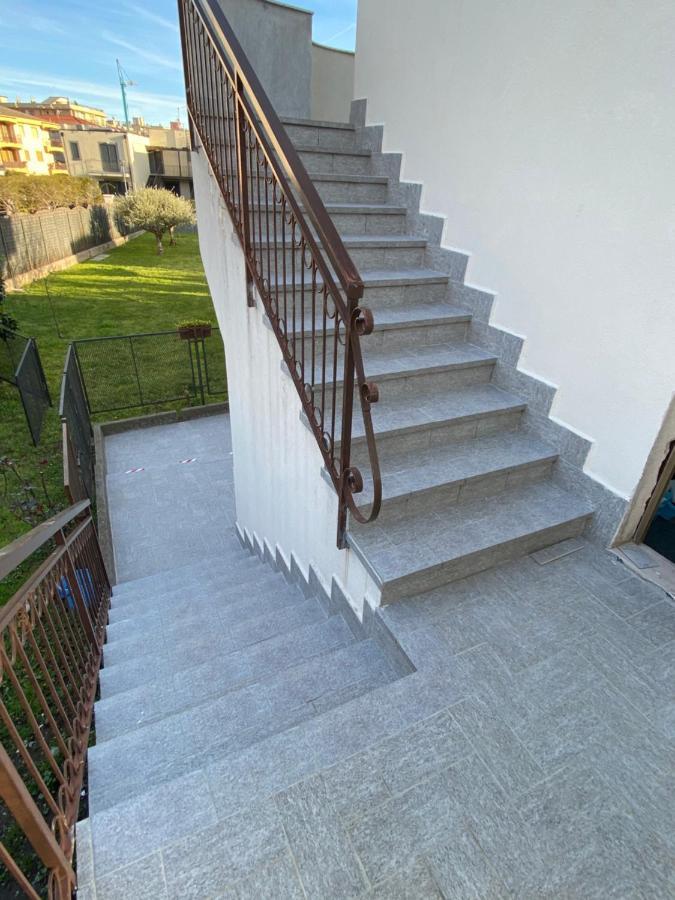 I Fiori Di Pietra Aparthotel Pietra Ligure Luaran gambar