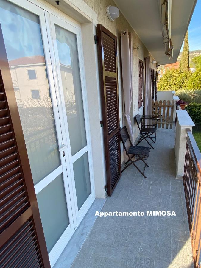I Fiori Di Pietra Aparthotel Pietra Ligure Luaran gambar