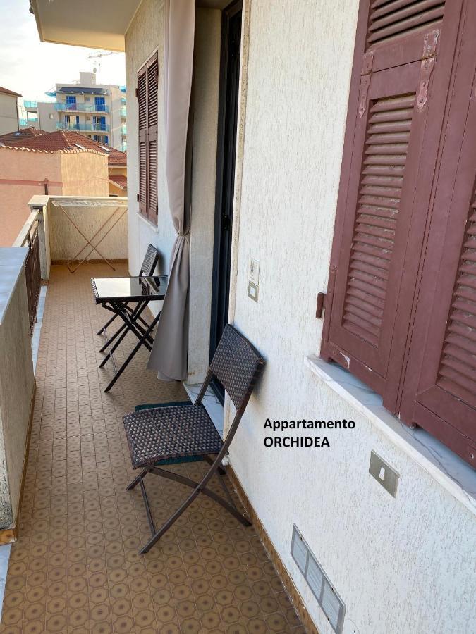 I Fiori Di Pietra Aparthotel Pietra Ligure Luaran gambar