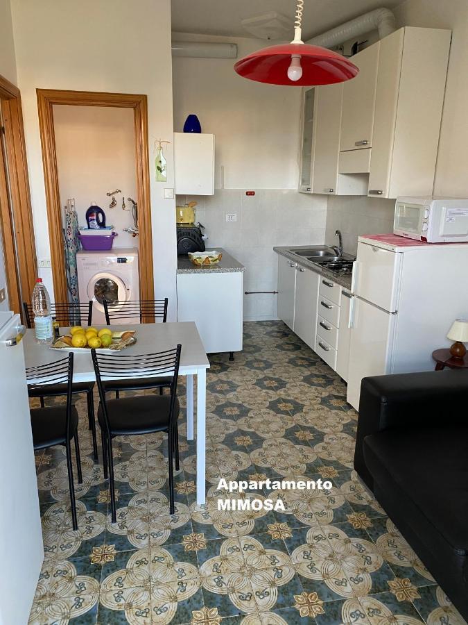 I Fiori Di Pietra Aparthotel Pietra Ligure Luaran gambar